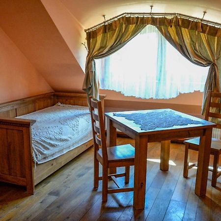 Karczma Regionalna Hotel Goscinna Chata Wysowa-Zdroj Exterior photo